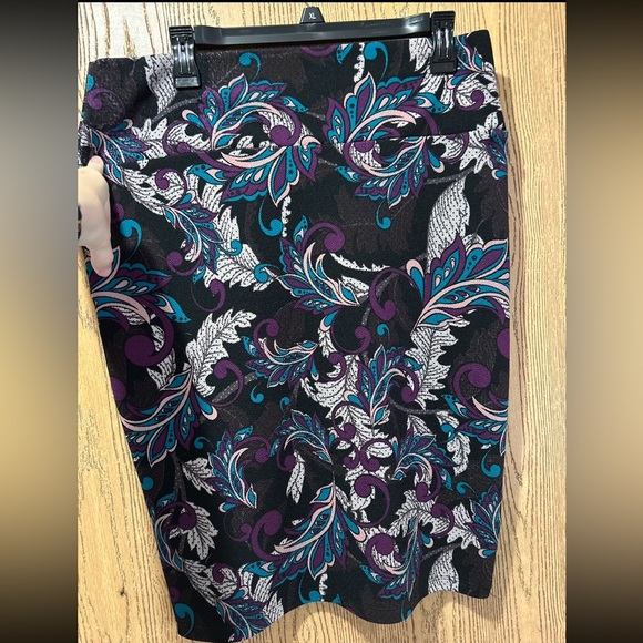 Lularoe multi colored (black,purple,teal,cream) pencil skirt in a size XL - Picture 2 of 4